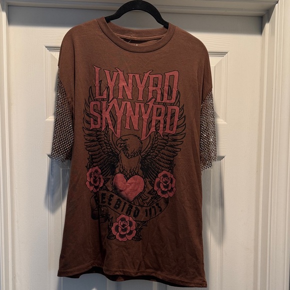 Lynyrd Skynyrd Tops - Lynyrd Skynyrd Concert Brown Tee With Rhinestoned Net Sleeves